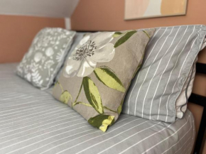 Mini hotel with home facilities in Hamilton West